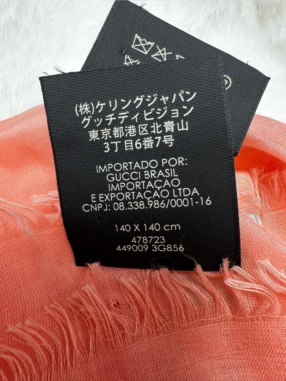 Gucci Coral Scarf with Light Blue Logo Motif - Picture 4 of 13